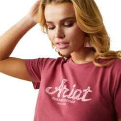 Ariat® Ladies R.E.A.L™ Durable Goods Earth Red T-Shirt 10043679 7 Ariat® Ladies R.E.A.L™ Durable Goods Earth Red T-Shirt 10043679 -Ariat Shop S23 WMS WEST 10043679 detail01